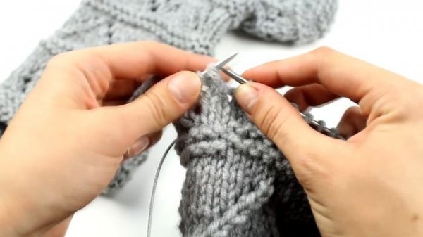 Как связать тапочки-сапожки спицами от ? Drops Design