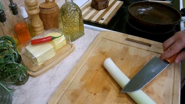 Рецепт лосятины с гарниром из лука. Обзор Дикого МЯСА. смотреть онлайн