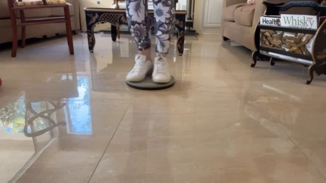 ДЕЛАЮ ЭТО РУКАМИ МЕЖДУ НОГ И НА ГОЛОВЕ смотреть онлайн