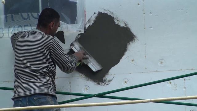 Установка диагональных косынок из фасадной сетки по углам оконных и дверных проёмов смотреть онлайн