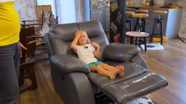 Круг и очки для бассейна и кукла для сестры(Перезалив)