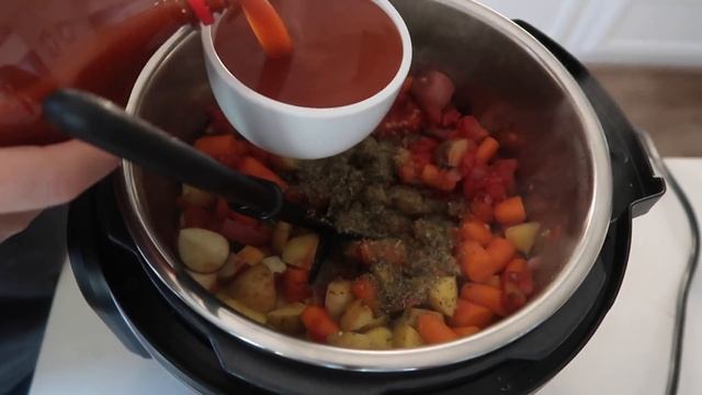 The BEST Minestrone Soup In The Instant Pot!