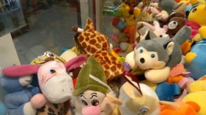 Играю в автомат с Игрушками #6 / Автомат Хватайка / Как достать большую игрушку?! / Мягкая Игрушка.