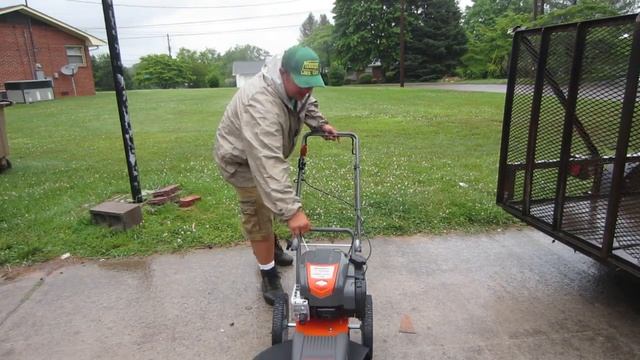 Husqvarna HU675HWT 22' Wheeled Gas Trimmer Mower,  Unboxing And Testing