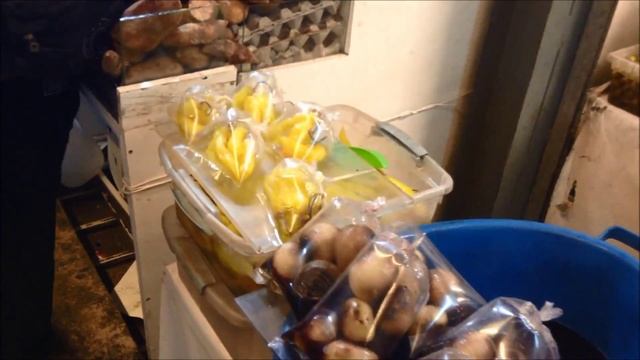 Жизнь в Чили, фруктово-овощной рынок La Vega смотреть онлайн
