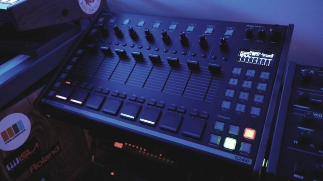 S2400 / House Beats смотреть онлайн