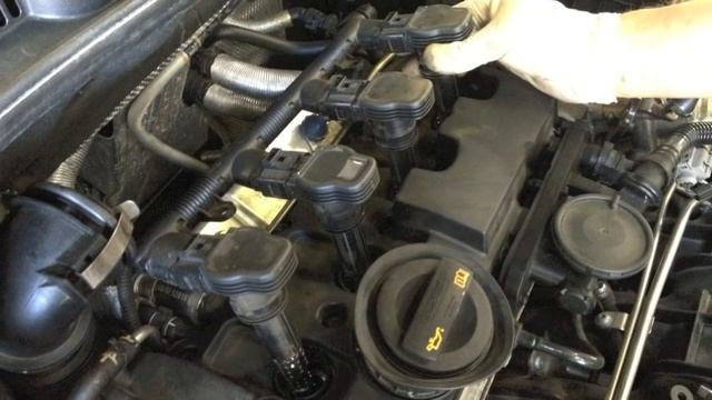 VW Golf Mk5 spark plugs change - "How to" смотреть онлайн