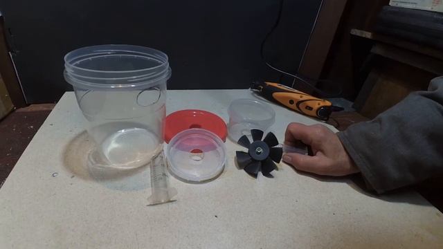 Мини пылесос из пластиковых банок! смотреть онлайн