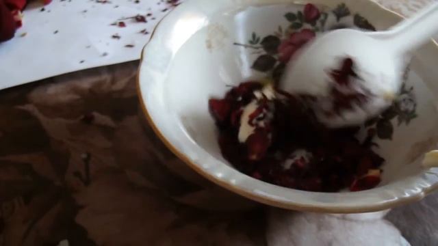 Увлажняющая маска для лица с лепестками роз смотреть онлайн