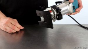 Makita RT0700CX2 Многофункциональный кромочный фрезер от Макита| Обзор, комплектация, характеристик