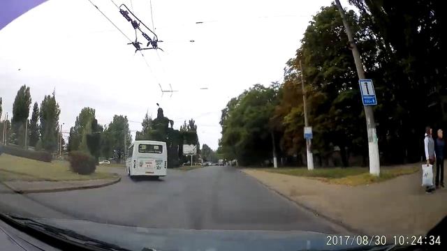 Xiaomi Yi 1080P Car WiFi DVR смотреть онлайн