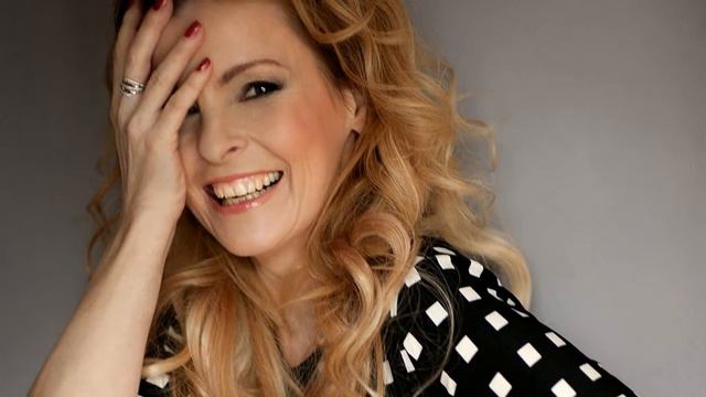 Iveta Bartošová - O lásce (Foto: Lenka Hatašová) смотреть онлайн