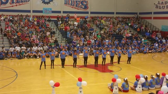Graham HS Bella Blues Drill Team Pep-rally 4/25/16 смотреть онлайн