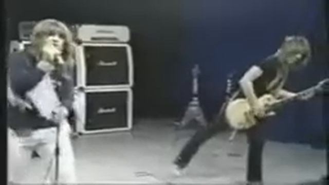 Ozzy Osbourne -Over The Mountain
