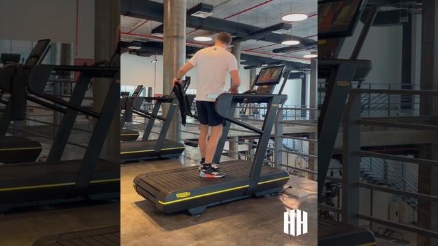 Checking out the TechnoGym SkillRun - Sled Push and Parachute Run смотреть онлайн