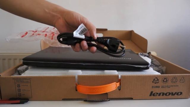 Lenovo IdeaPad G580 i3 Unboxing смотреть онлайн