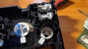 Ремонт регулятора оборотов вентилятора печки на автомобиле Volvo