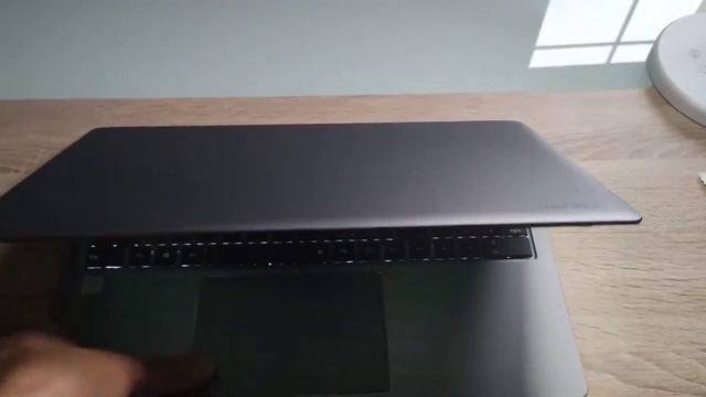 Chuwi Aerobook Plus, Unboxing German смотреть онлайн