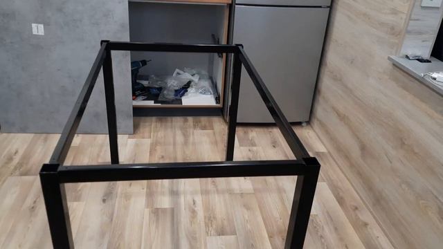 Кухонный стол на металлическом каркасе своими руками. не LOFT.