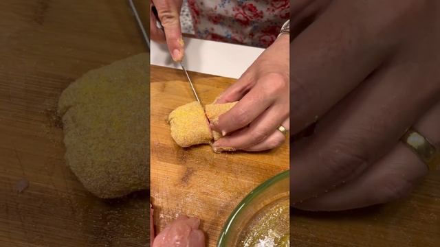 INVOLTINI DI POLLO CON FARINA DI MAIS di Betty e Maro - Ricetta facile e veloce смотреть онлайн