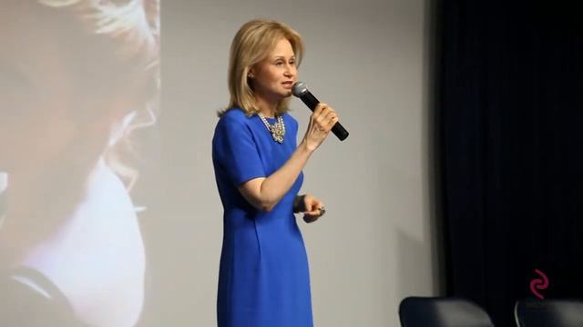 Мобильная выставка-библиотека Дарьи Донцовой смотреть онлайн