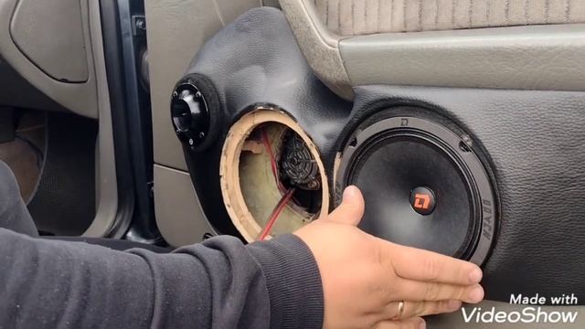 Распаковка, внешний обзор и установка динамиков от DL Audio Raven 165 в Audi 100 смотреть онлайн