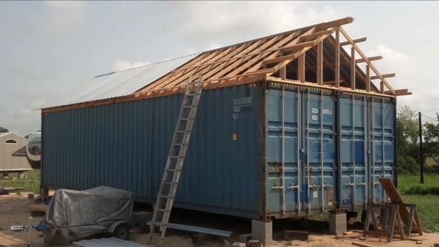 027. «ДОМ И HOSTEL» Дом из двух морских контейнеров, своими руками. 06.27 мин. смотреть онлайн