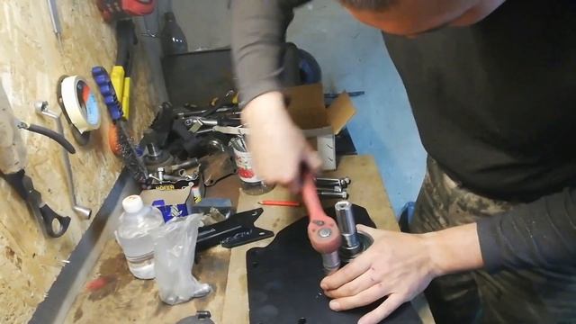 Строим вездеход (сборка сцепления, установка силового агрегата на раму, тосол в колеса) смотреть онлайн