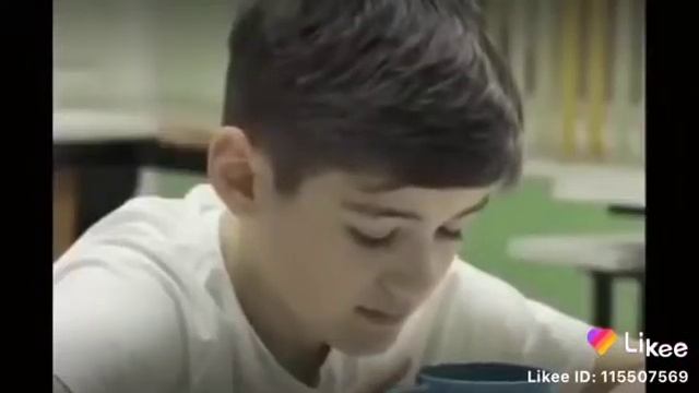 Мальчик просто хотел пожать руку???? смотреть онлайн