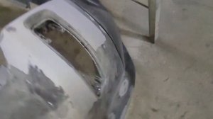 подготовка бампера к покраске. шпатлюем и грунтуем сами