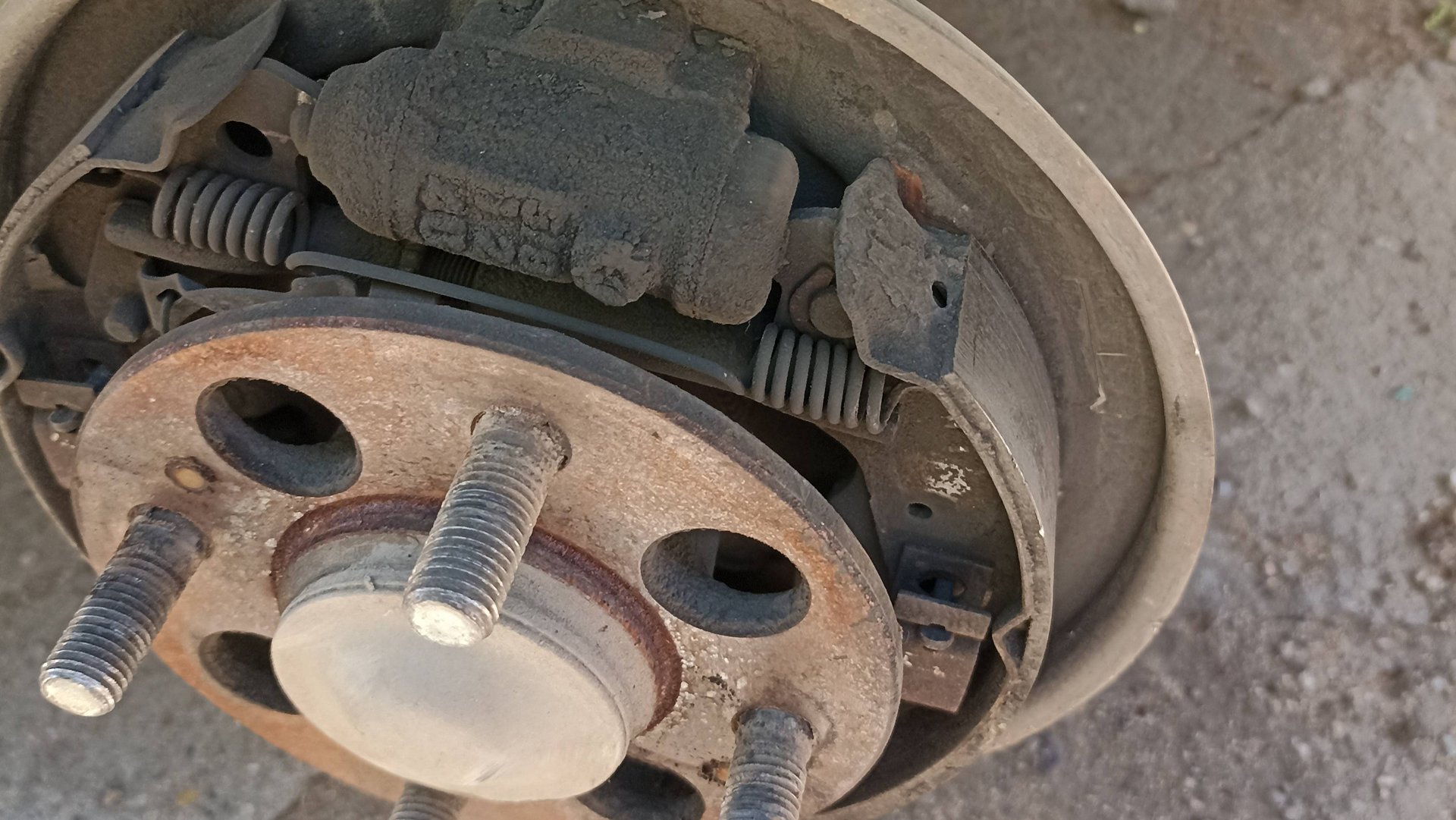 Как поменять задние тормозные колодки на хонду фит смотреть онлайн