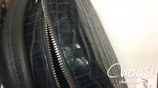 Рюкзак из кожи с тиснением под крокодил, серый цвет — Choosl смотреть онлайн
