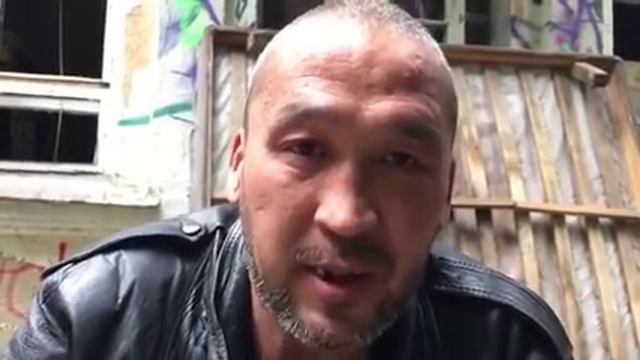 Московский бомж, у которого нет телевизора, но есть интернет, оказался умнее 89% россиян... смотреть онлайн