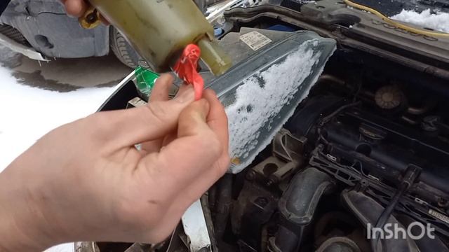 Замена жидкости ГУР без завоздушивания системы.  Промывка свежим маслом Форд Фокус 2, 1,6.