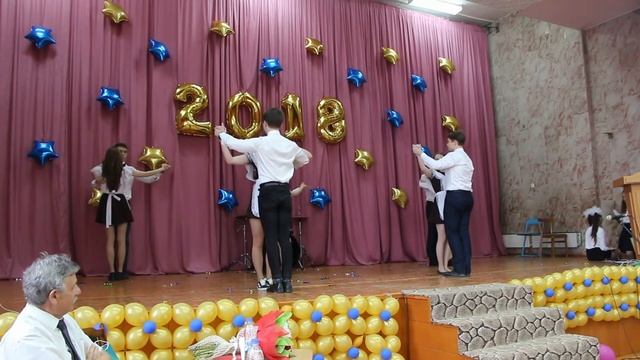 Последний звонок 2018 Йошкар-Ола Лицей 28 Вальс 11б смотреть онлайн