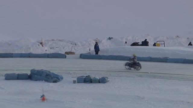 Мотогоки на льду, кубок МФР Югорск, день 2 смотреть онлайн