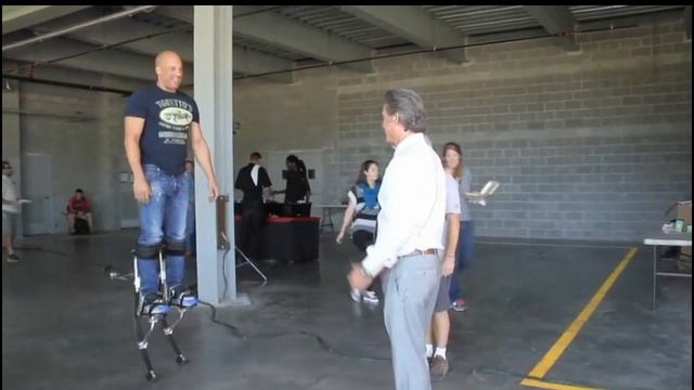 Вин Дизель на прогулке/Vin Diesel for a walk смотреть онлайн