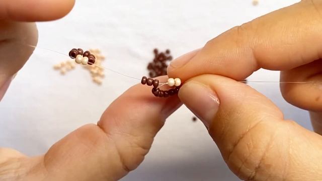 DIY Подробный мастер-класс по плетению колечка из бисера, ушки медвежонка tutorial beaded ring смотреть онлайн