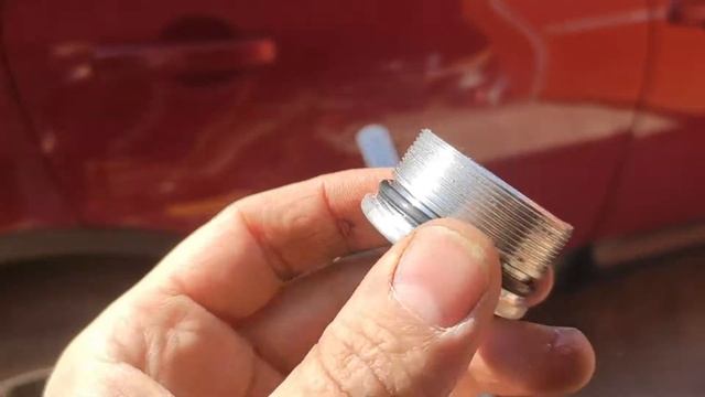 Замена масла в вилке или передних амортизаторах HONDA DN 01 Changing the oil in the fork or front s смотреть онлайн