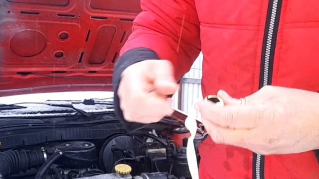 Убегает тормозная жидкость с главного тормозного цилиндра. Вот как решить эту проблему. смотреть онлайн