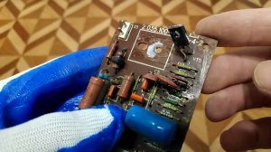 Платы от телевизора с радиодеталями которые содержат драгметаллы, золото, платина, палладий.