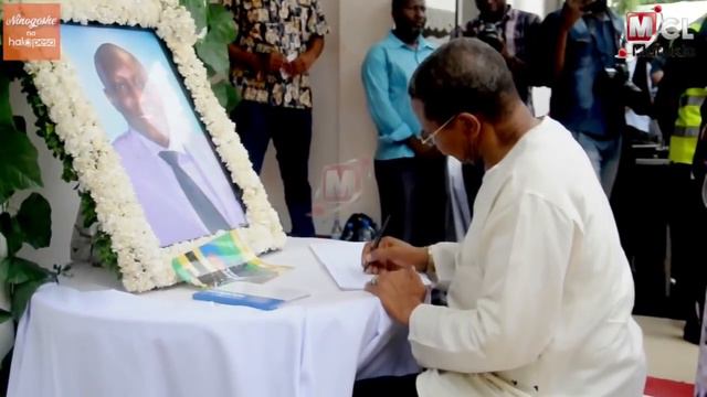 KIKWETE NA MKEWE WAMUAGA KIBONDE смотреть онлайн