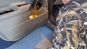 Снятие обшивки двери Renault Megane 2  Исправляем косяки прежних хозяев