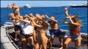 СТАРЫЙ КОНЬ борозды не испортит