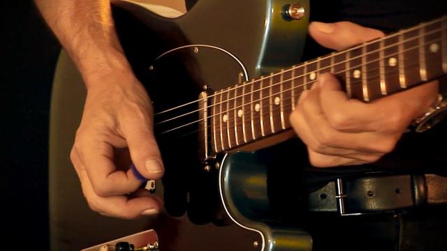 2020 Fender Telecaster American Pro II Dark Night смотреть онлайн