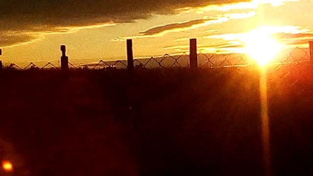 ОСЕННИЙ ЗАКАТ. ХОЛОДНО. смотреть онлайн