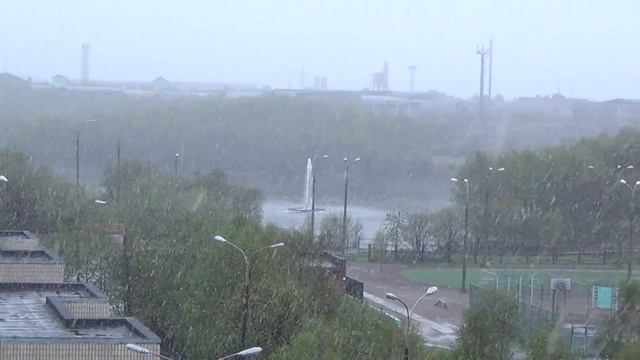 Мурманск. 20 июня. Лето, фонтаны, выпал....снег)) смотреть онлайн