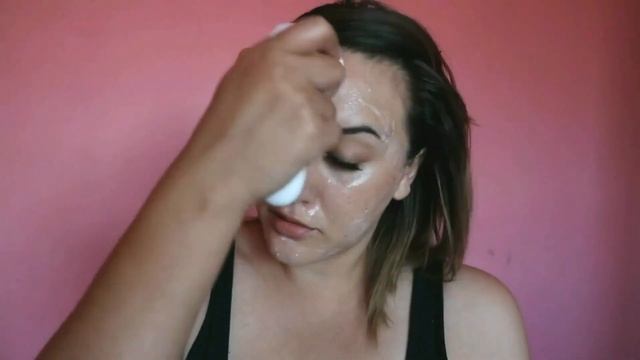 Neutrogena's Visibly Clear Spot Clearing Range смотреть онлайн