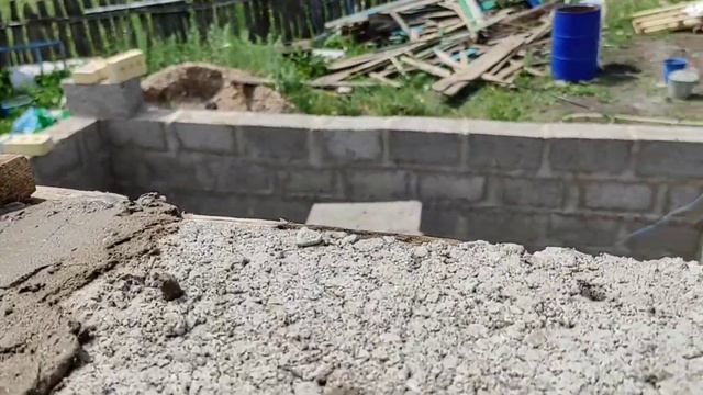 БАНЯ ИЗ КЕРАМЗИТНЫХ БЛОКОВ СВОИМИ РУКАМИ. КАК СДЕЛАТЬ ОКОННУЮ И ДВЕРНУЮ ПЕРЕМЫЧКУ СВОИМИ РУКАМИ. смотреть онлайн