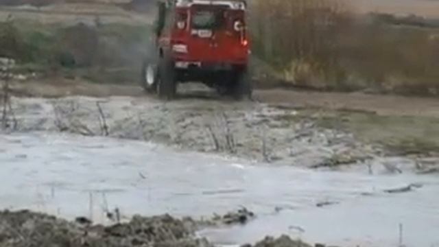 Land Rover Defender смотреть онлайн
